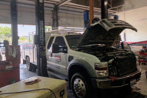 Oil-Change-Santa-Clarita
